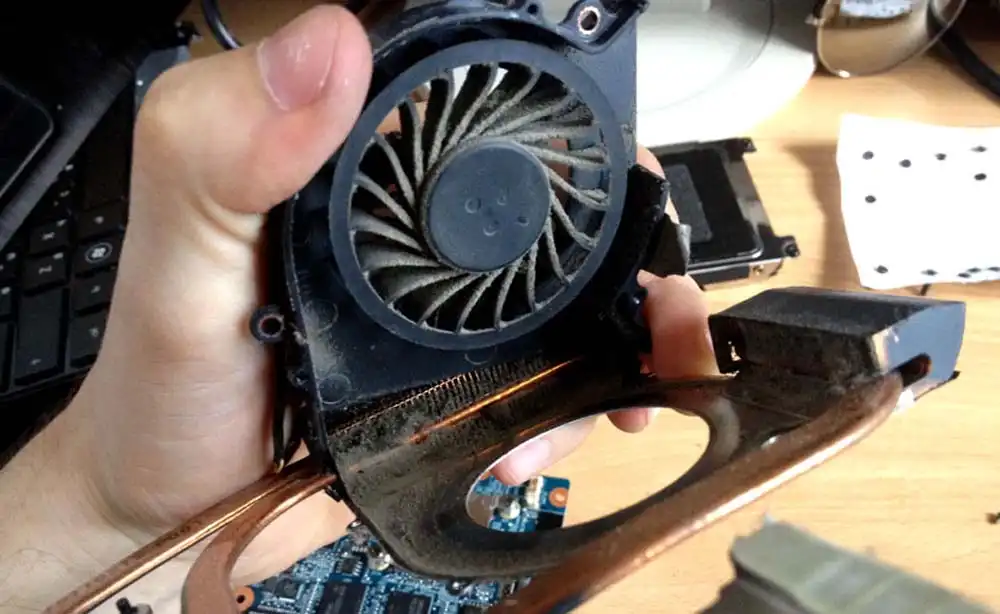 Чистка ноутбука HP от пыли в Апрелевке | Замена термопасты